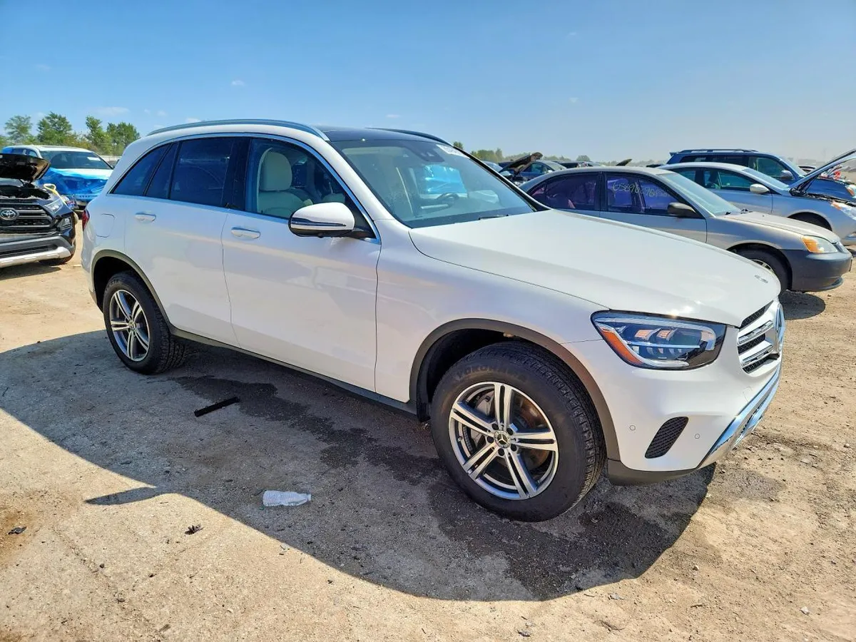 MERCEDES-BENZ GLC 2022