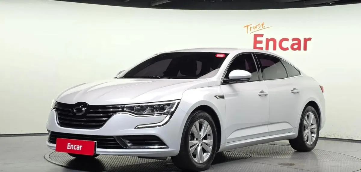 RENAULT SM6 2016