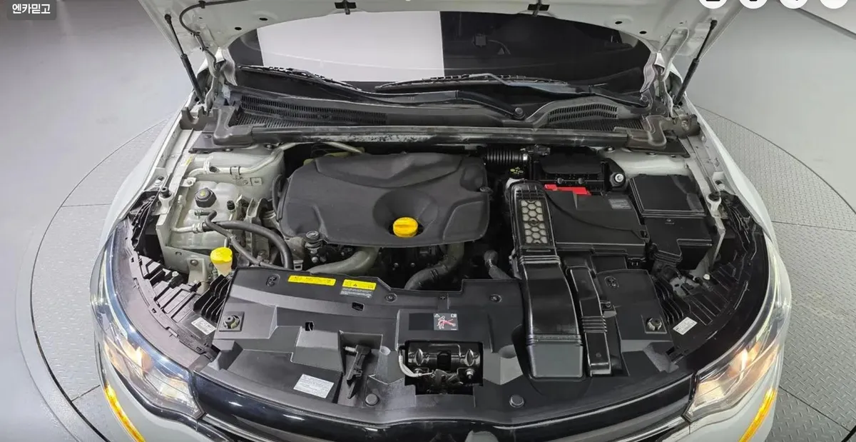 RENAULT SM6 2016
