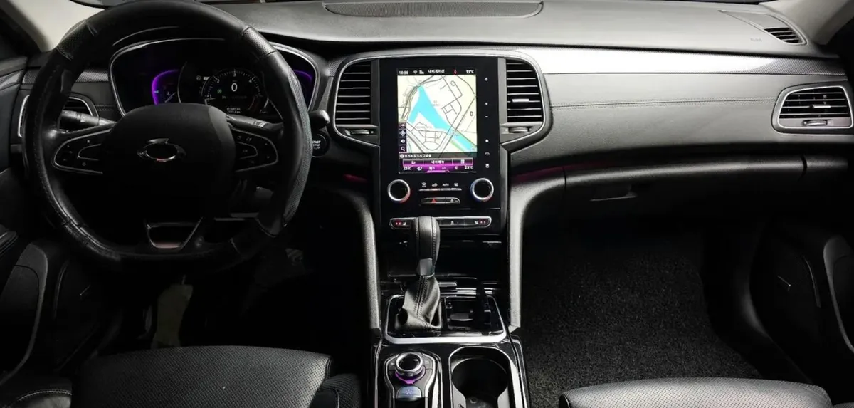 RENAULT SM6 2016