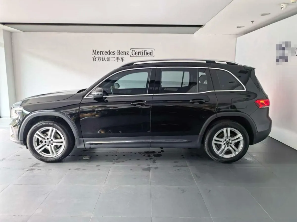 MERCEDES-BENZ GLB 2022