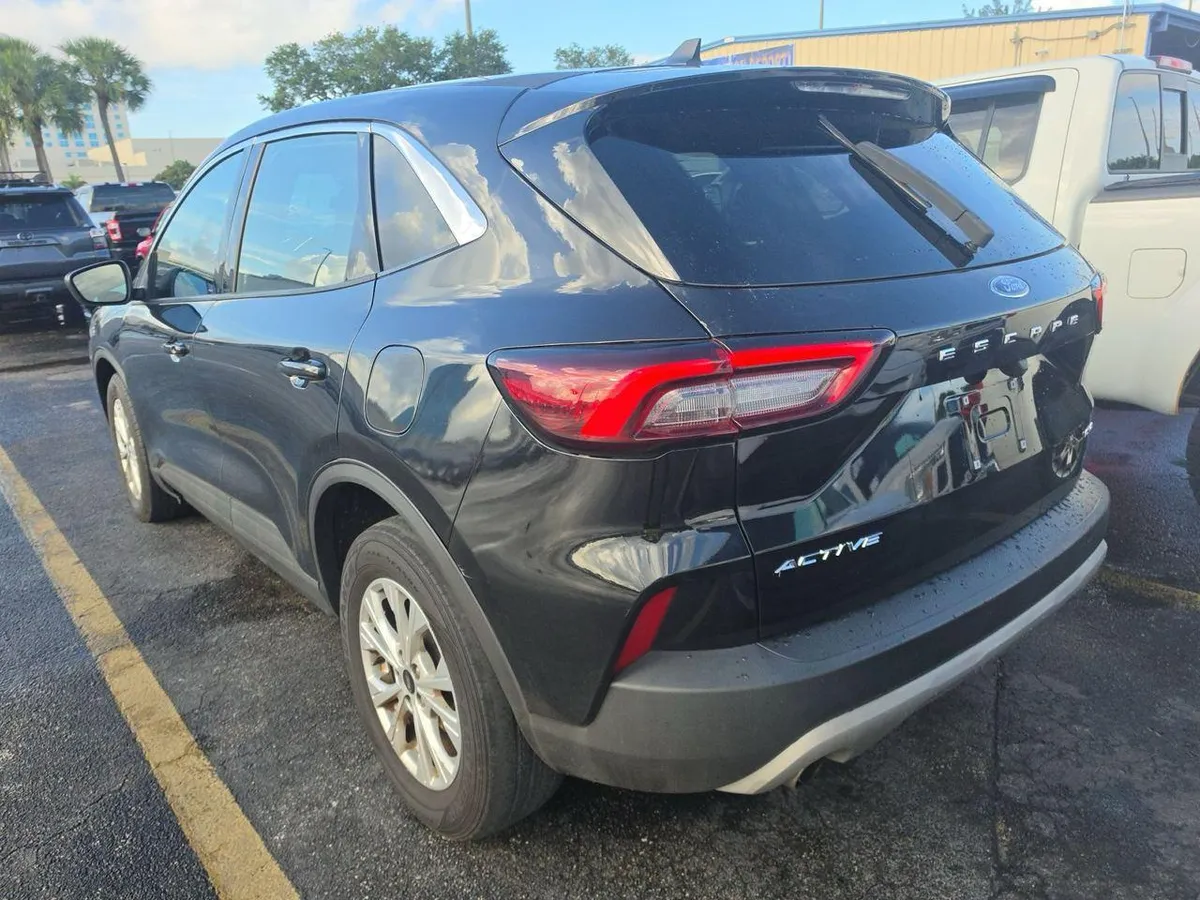FORD ESCAPE 2023
