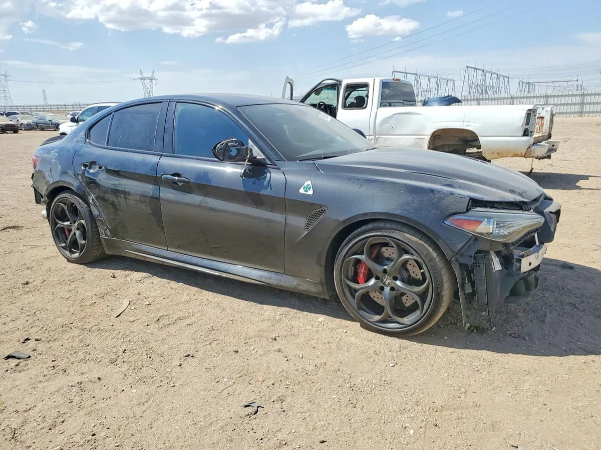 ALFA ROMEO GIULIA QUADRIFOGLIO 2022