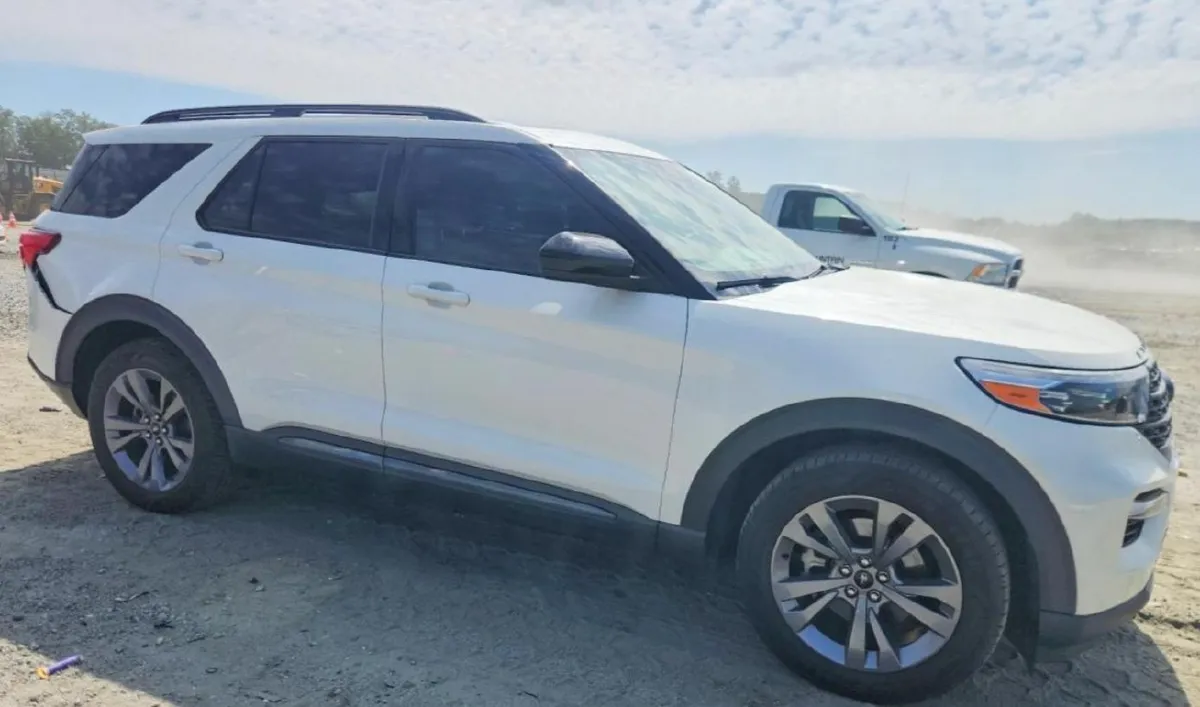 FORD EXPLORER XLT 2022