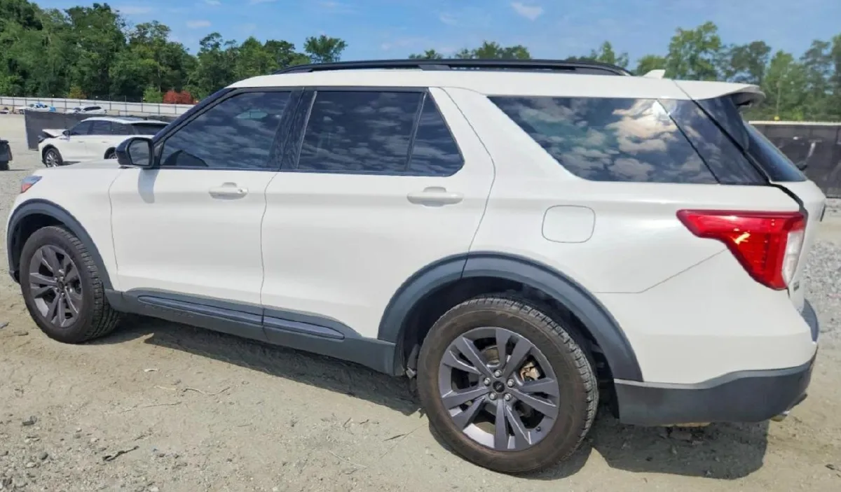 FORD EXPLORER XLT 2022