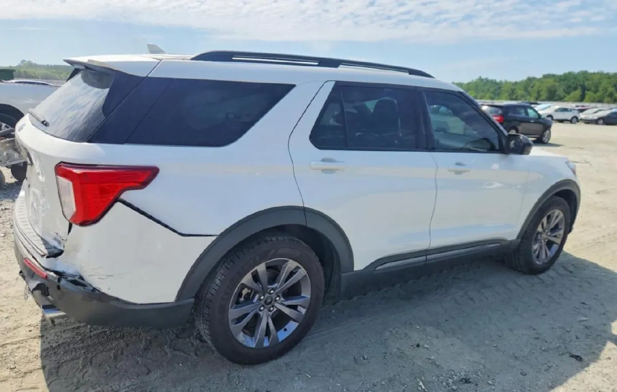FORD EXPLORER XLT 2022