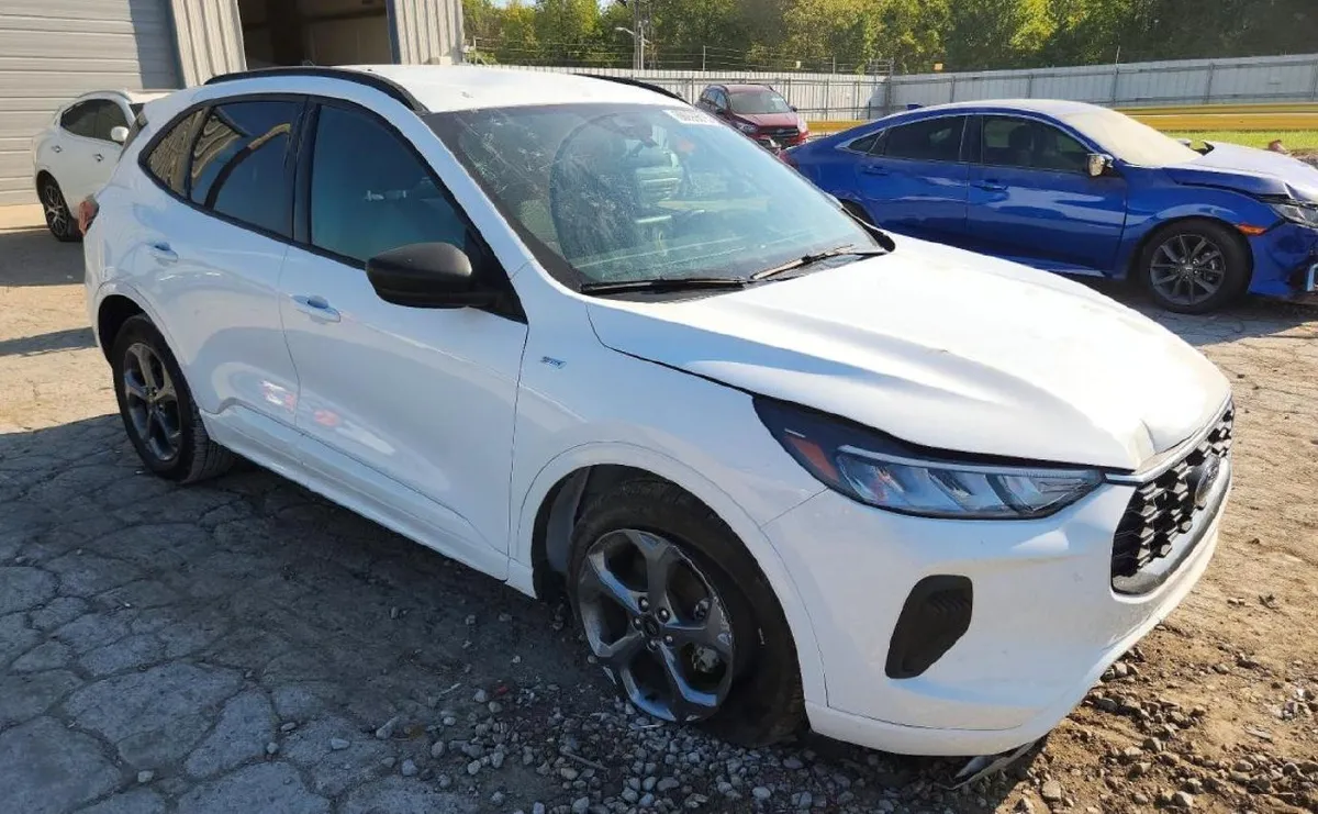 FORD ESCAPE ST LINE 2023