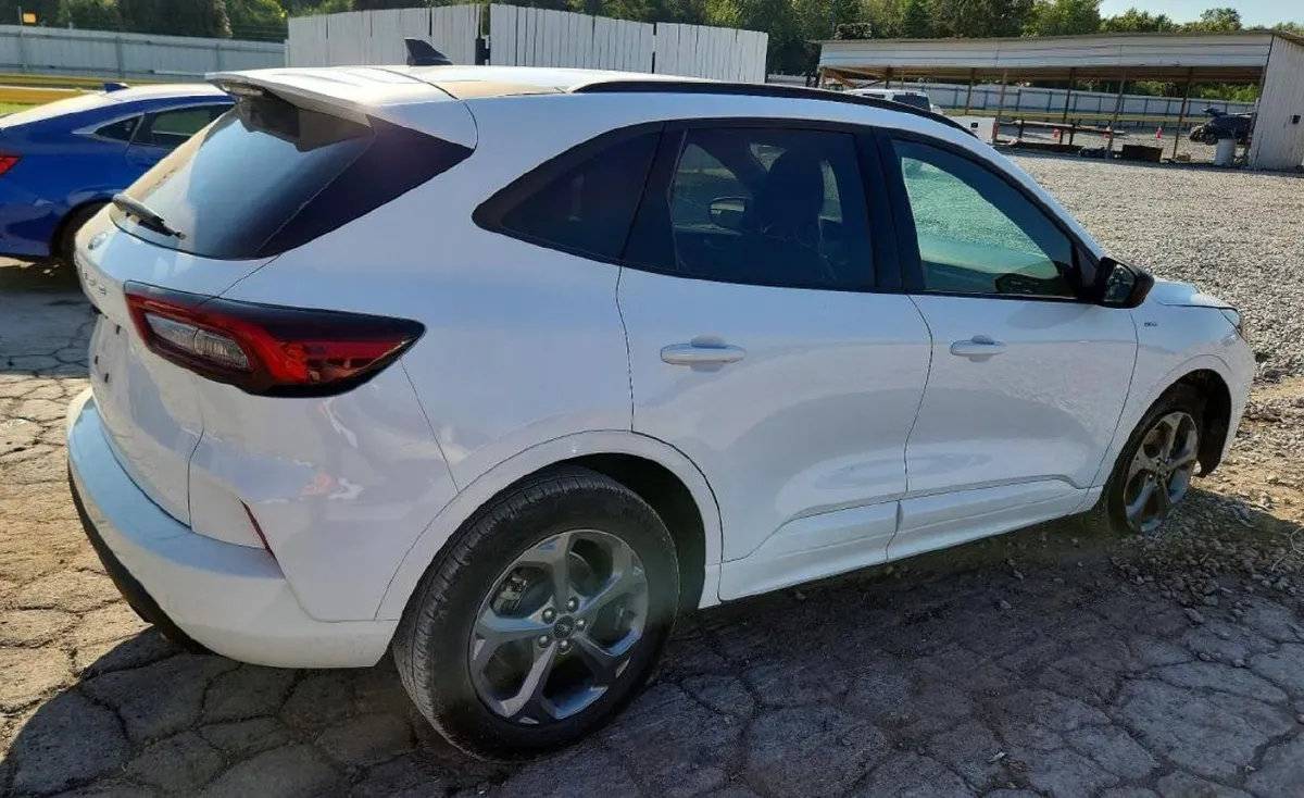 FORD ESCAPE ST LINE 2023