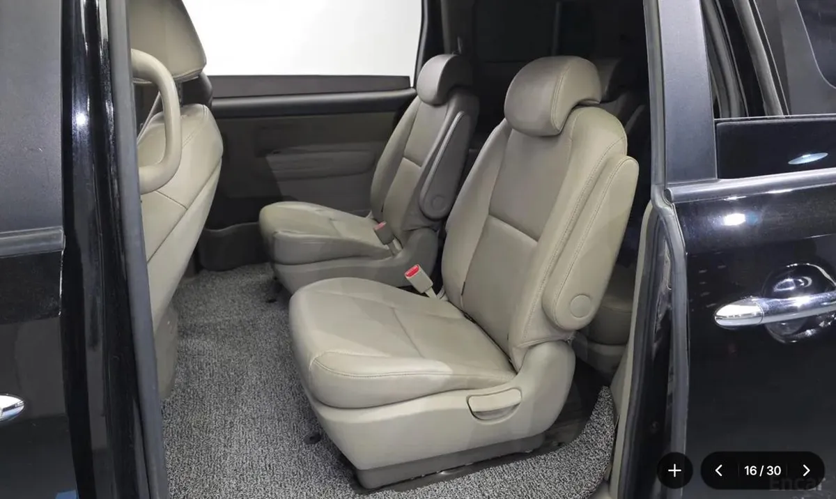 KIA CARNIVAL LUXURY 2018
