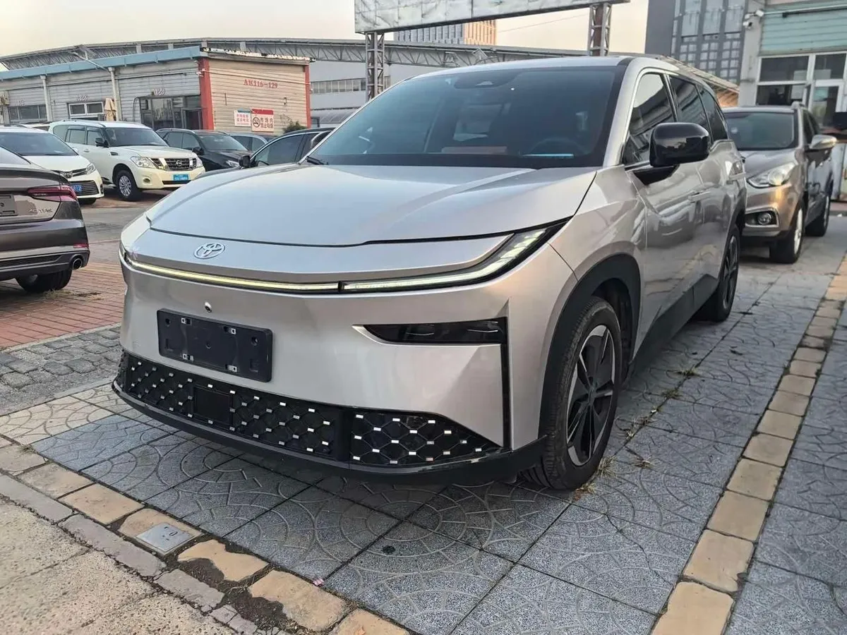 TOYOTA BZ3X 520 PRO 2025
