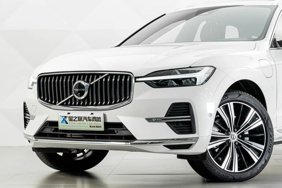 VOLVO XC60 T8 PLUG-IN HYBRID 2023