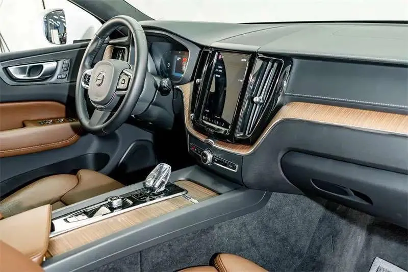 VOLVO XC60 T8 PLUG-IN HYBRID 2023