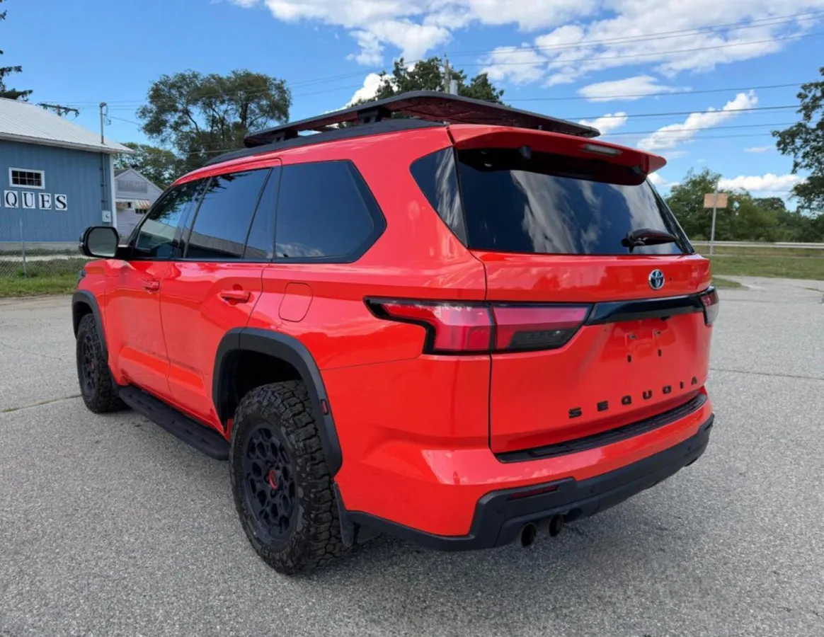 TOYOTA SEQUOIA TRD PRO 2023