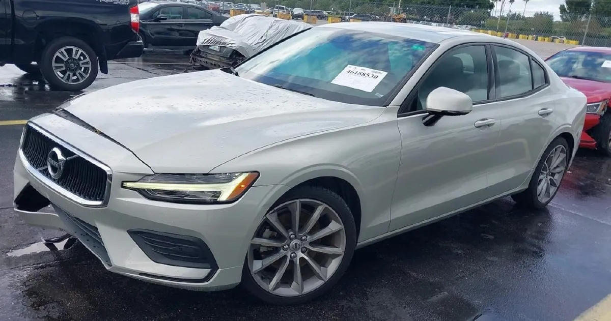 VOLVO S60 T5 MOMENTUM 2020