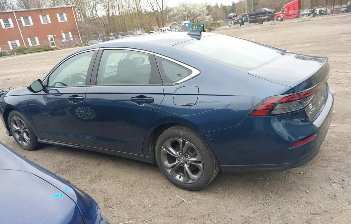 HONDA ACCORD EX 2024