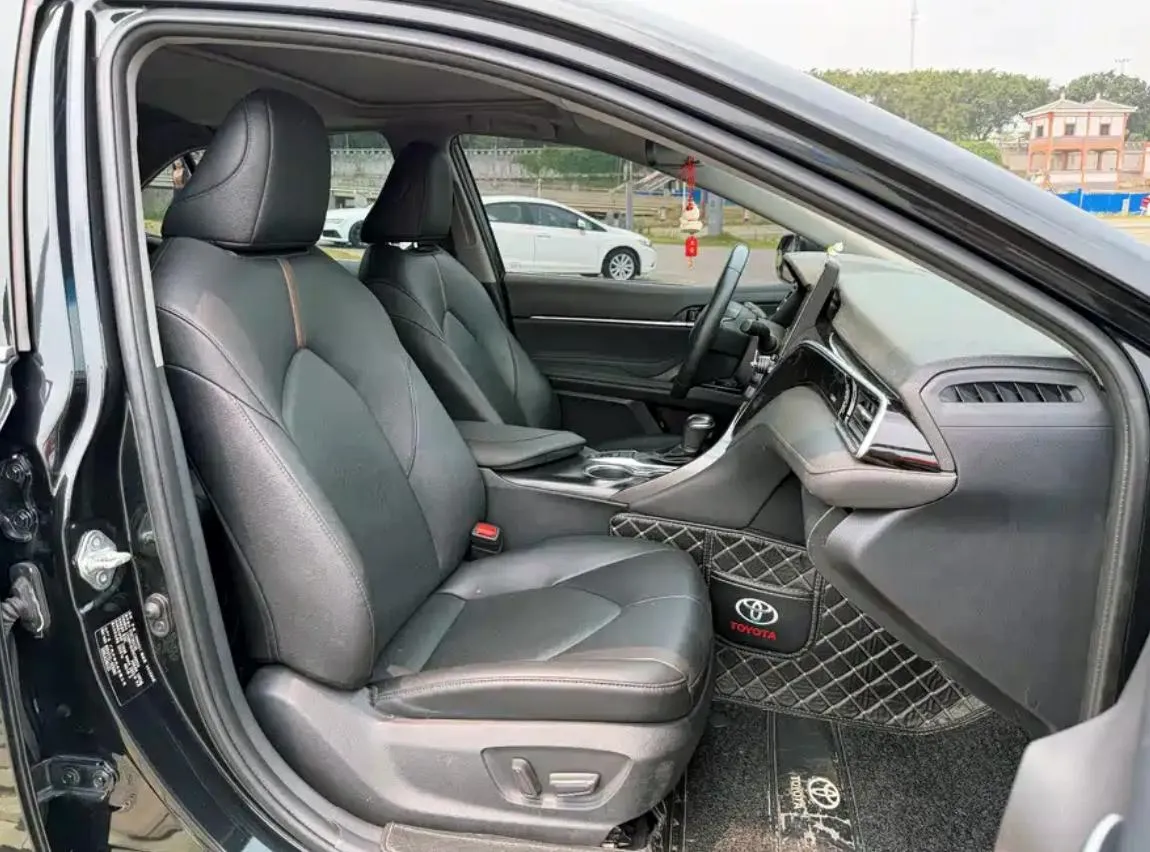 TOYOTA CAMRY LUXURY 2023