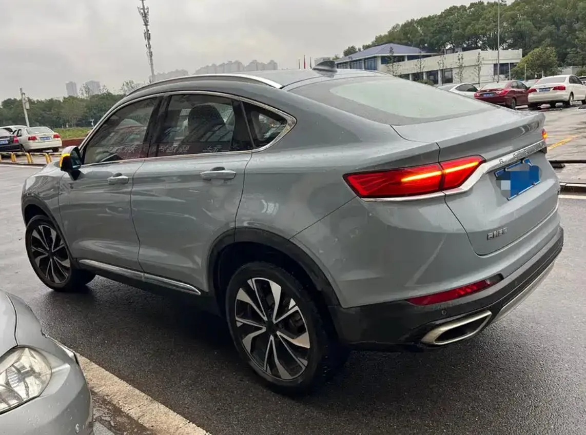 GEELY TUGELLA 2022