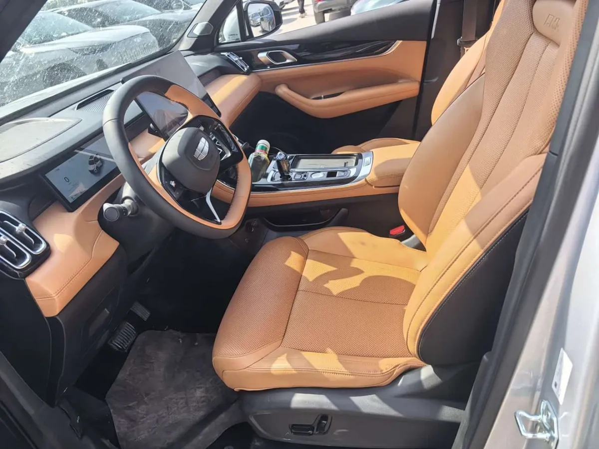 GEELY BOYUE L 2025