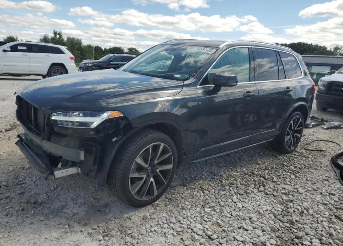 VOLVO XC90 MOMENTUM 2022
