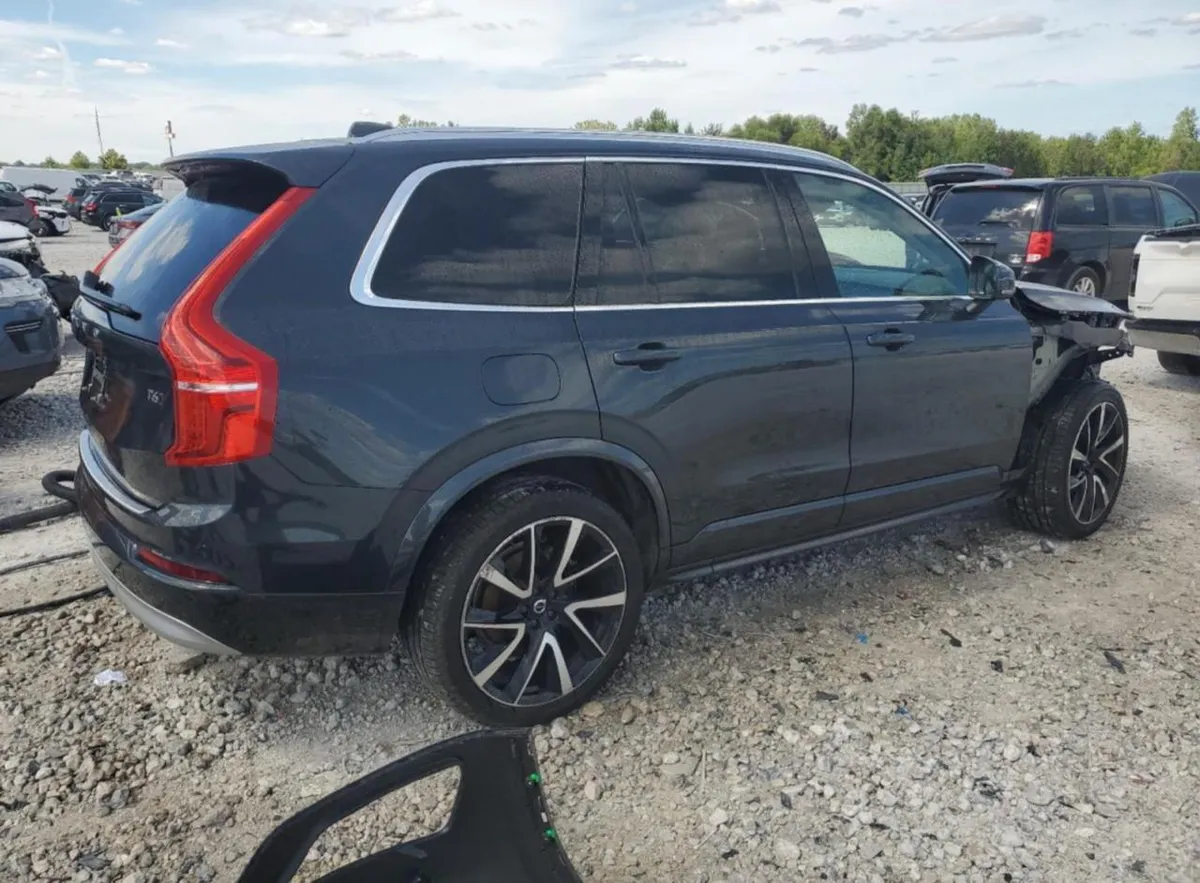 VOLVO XC90 MOMENTUM 2022