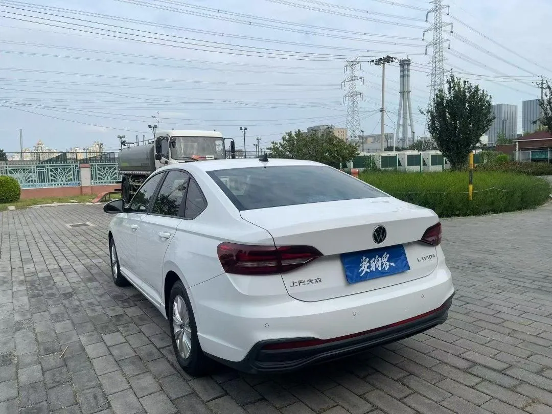 VOLKSWAGEN LAVIDA 2023