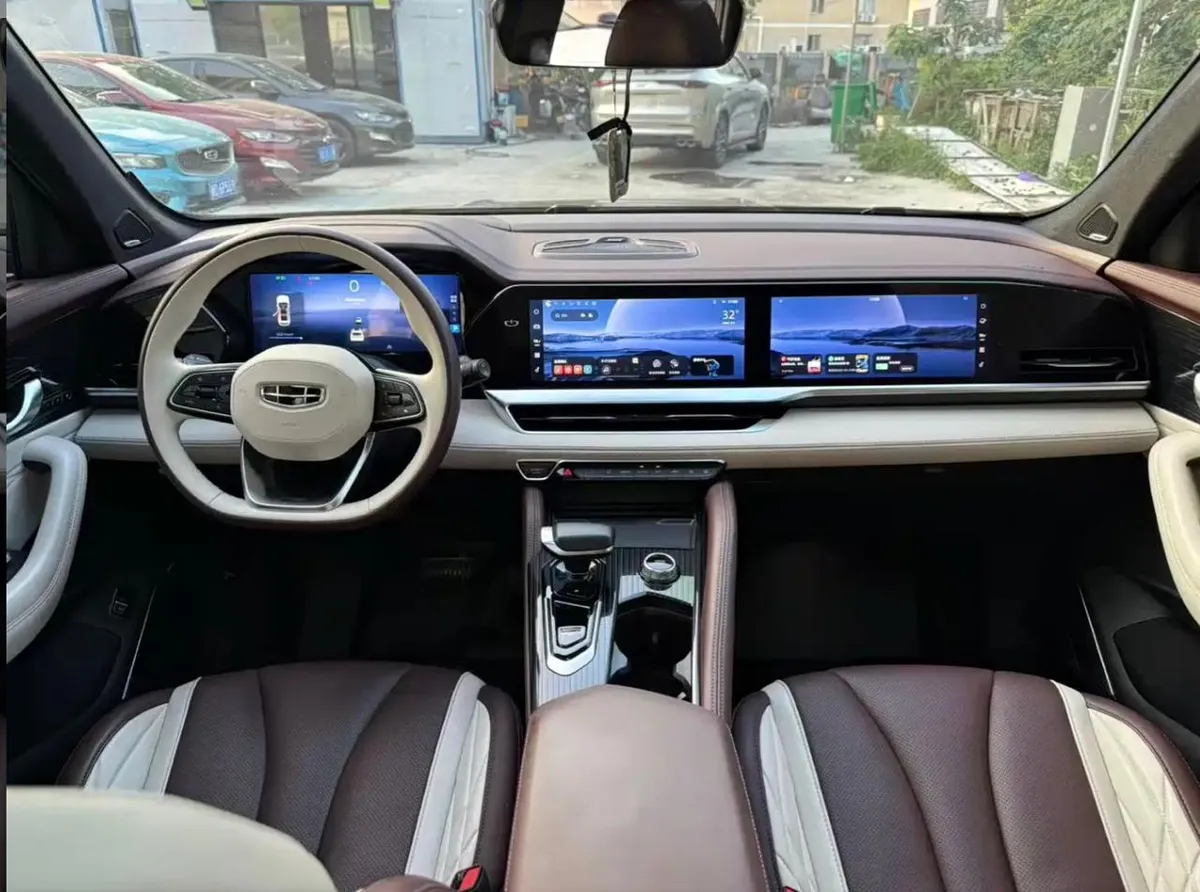 GEELY XINGYUE L PREMIUM 2022