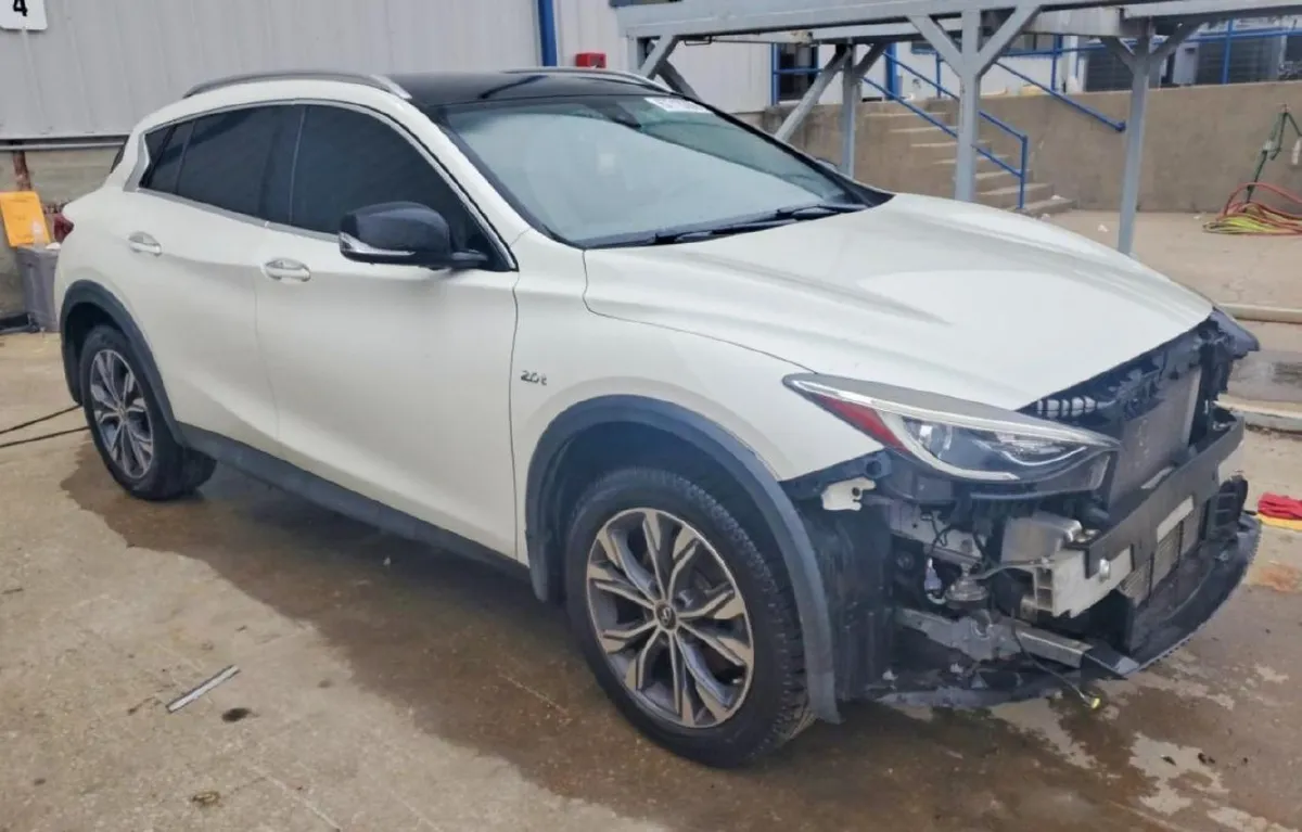 INFINITI QX30 PREMIUM 2016