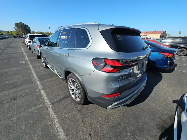 BMW X5 SPORTS ACTIVITY VEHICLE 2024