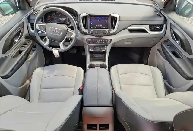 GMC TERRAIN SLT 2024