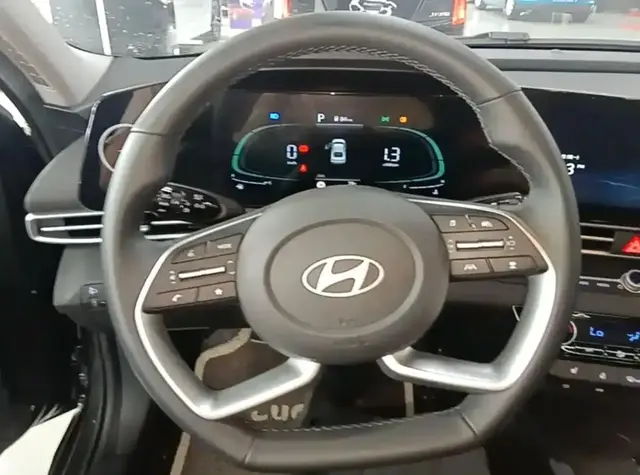 HYUNDAI ELANTRA LUX ELANTRA CVT LUX PREMIUM 2023