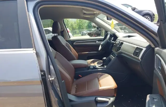 VOLKSWAGEN ATLAS 2.0T SE W/TECHNOLOGY 2022