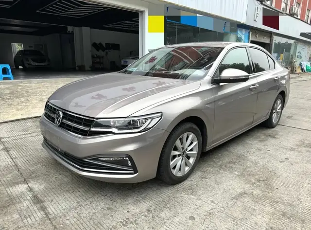 VOLKSWAGEN BORA 2022