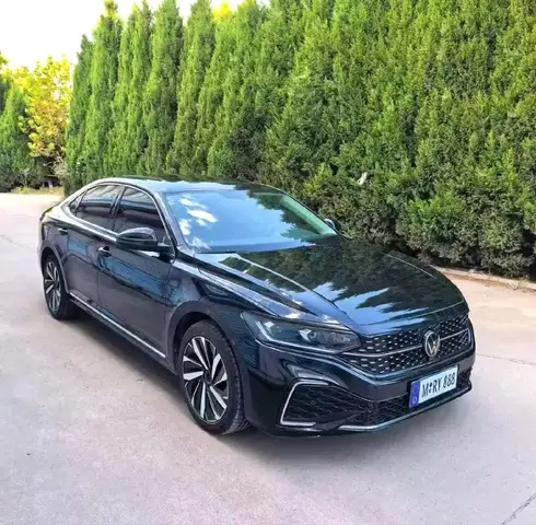 VOLKSWAGEN PASSAT 2022