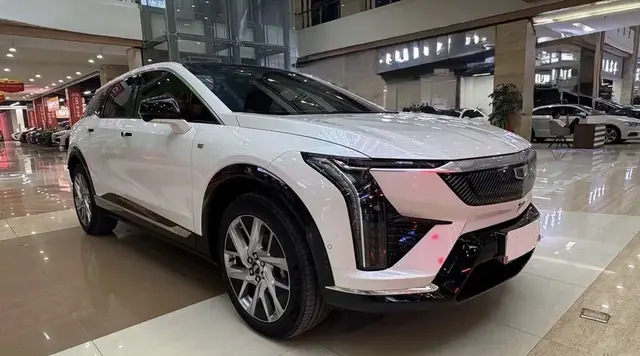 CADILLAC IQ OPTIQ 2024