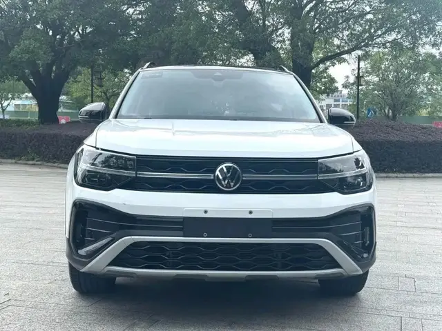 VOLKSWAGEN THARU 2024