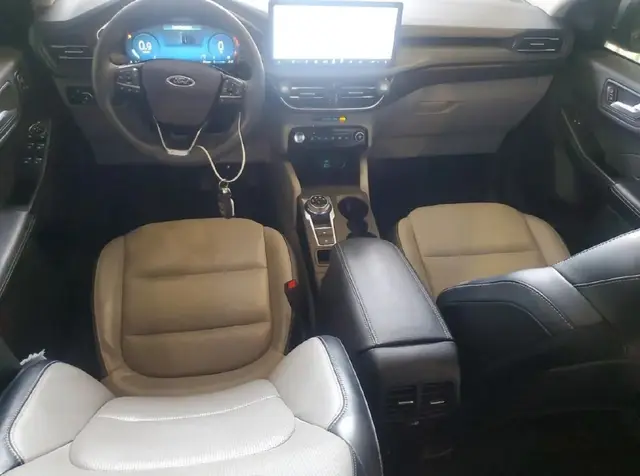 FORD ESCAPE PLATINUM 2023