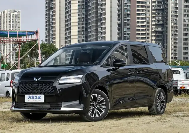 WULING XINGGUANG 730 EV 500 2025