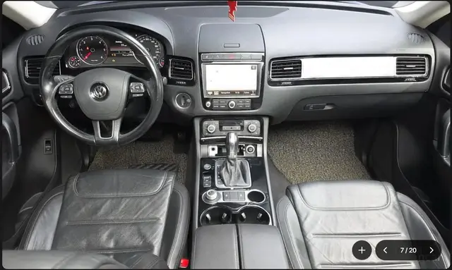 VOLKSWAGEN TOUAREG 2015