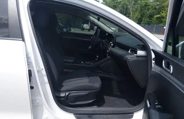 KIA K5 LXS 2023