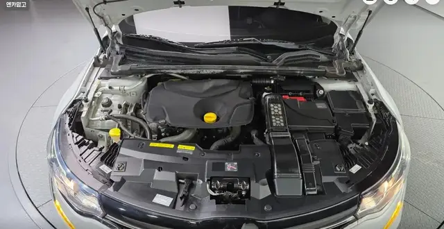 RENAULT SM6 2016