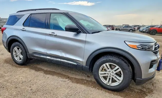FORD EXPLORER XLT 2023