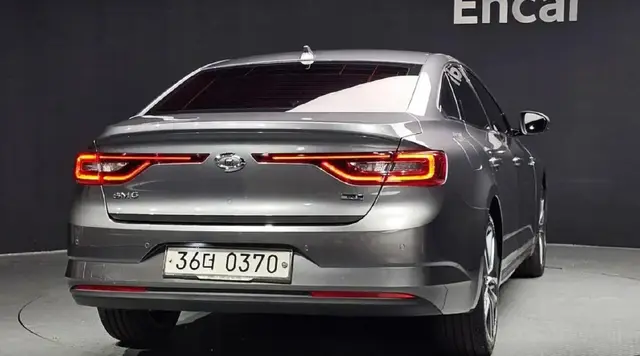 RENAULT SM6 2016
