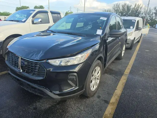 FORD ESCAPE 2023