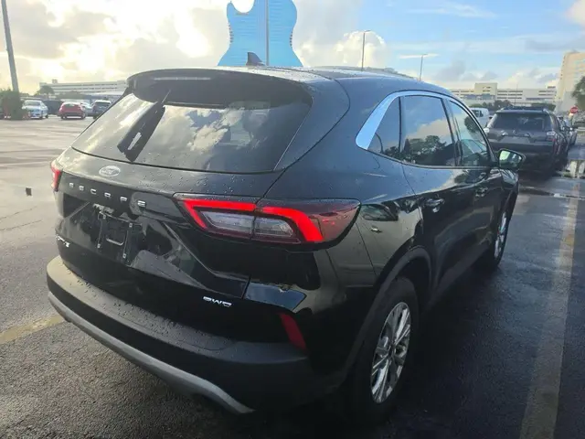 FORD ESCAPE 2023