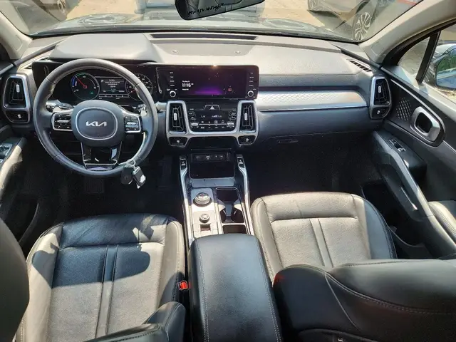 KIA SORENTO EX. КОЖАНЫЙ САЛОН ПРОДВИНУТАЯ МУЛЬТИМЕДИА КАПИТАНСКИЕ КРЕСЛА ВТОРОГО РЯДА ЭЛЕКТРОПРИВОД БАГАЖНИКА ПО 2023