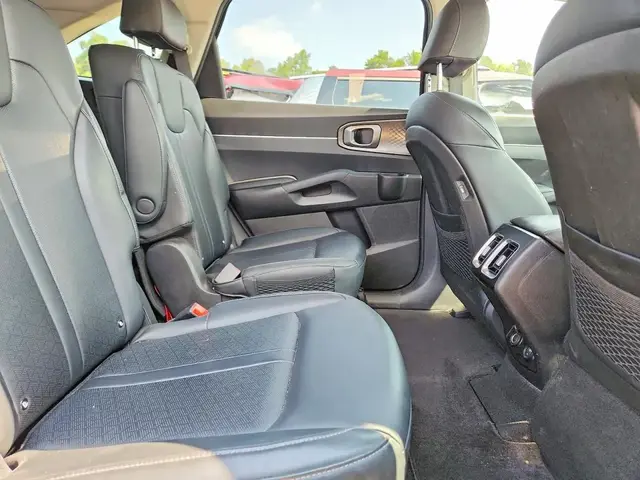 KIA SORENTO EX. КОЖАНЫЙ САЛОН ПРОДВИНУТАЯ МУЛЬТИМЕДИА КАПИТАНСКИЕ КРЕСЛА ВТОРОГО РЯДА ЭЛЕКТРОПРИВОД БАГАЖНИКА ПО 2023