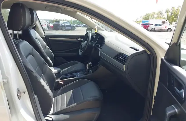 VOLKSWAGEN JETTA SE 2022