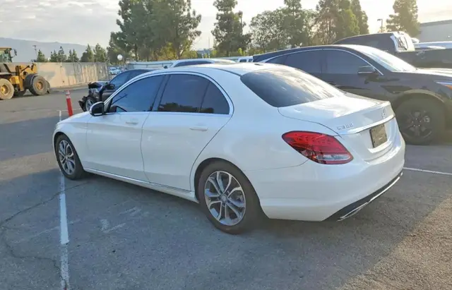 MERCEDES-BENZ C-CLASS 300 2015