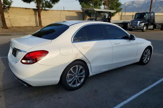 MERCEDES-BENZ C-CLASS 300 2015