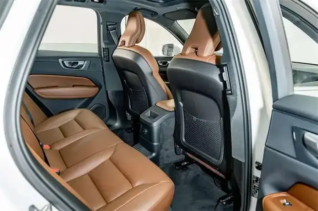 VOLVO XC60 T8 PLUG-IN HYBRID 2023